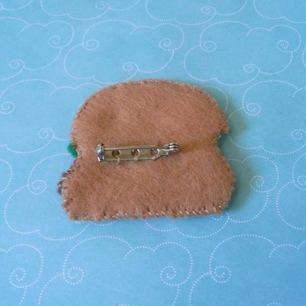 Hamburger Handmade Felt Pin - Picture 3 of 5